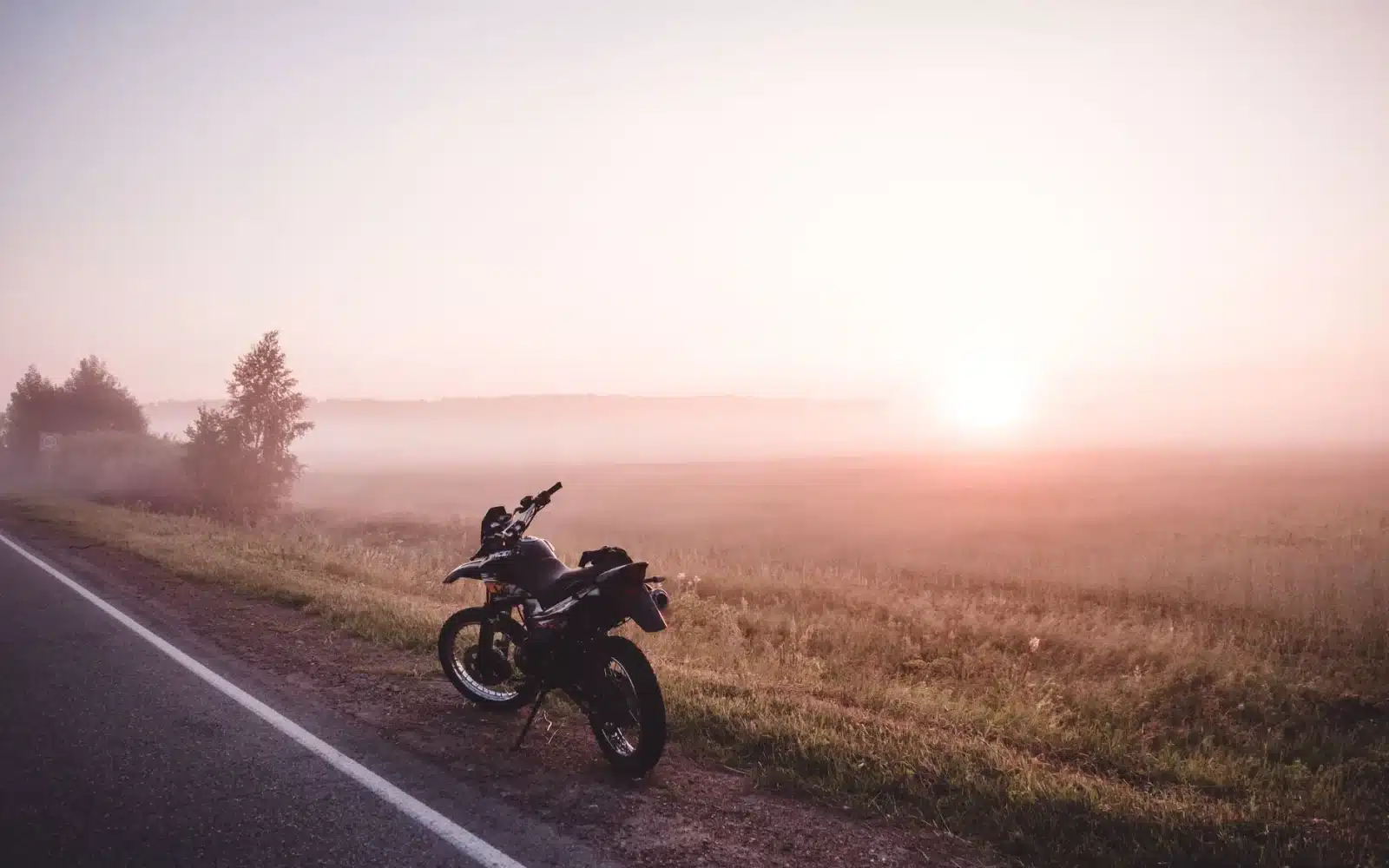 Voyager à moto en France : itinéraires, équipement et conseils pour un road trip réussi