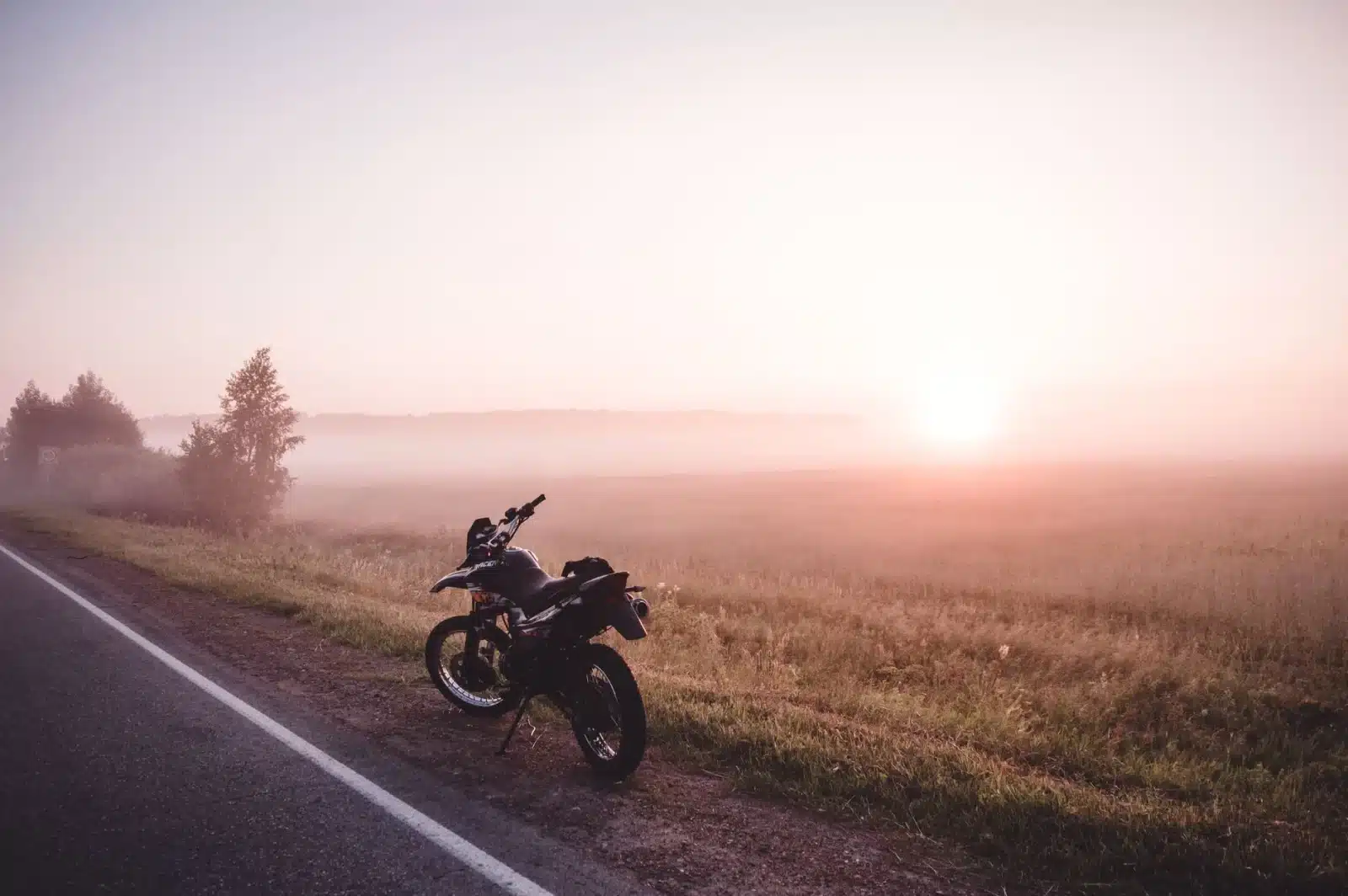 Voyager à moto en France : itinéraires, équipement et conseils pour un road trip réussi