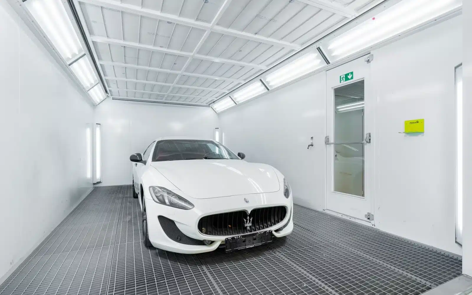 Réparer et entretenir la carrosserie et les optiques de votre voiture
