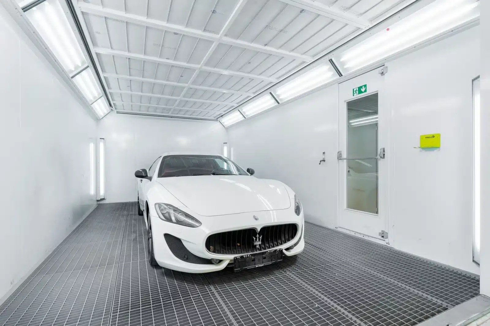 Réparer et entretenir la carrosserie et les optiques de votre voiture