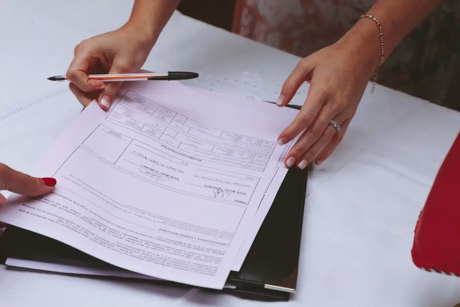 Certificat de cession Cerfa 15776 : guide complet pour vendre ou acheter une voiture d'occasion