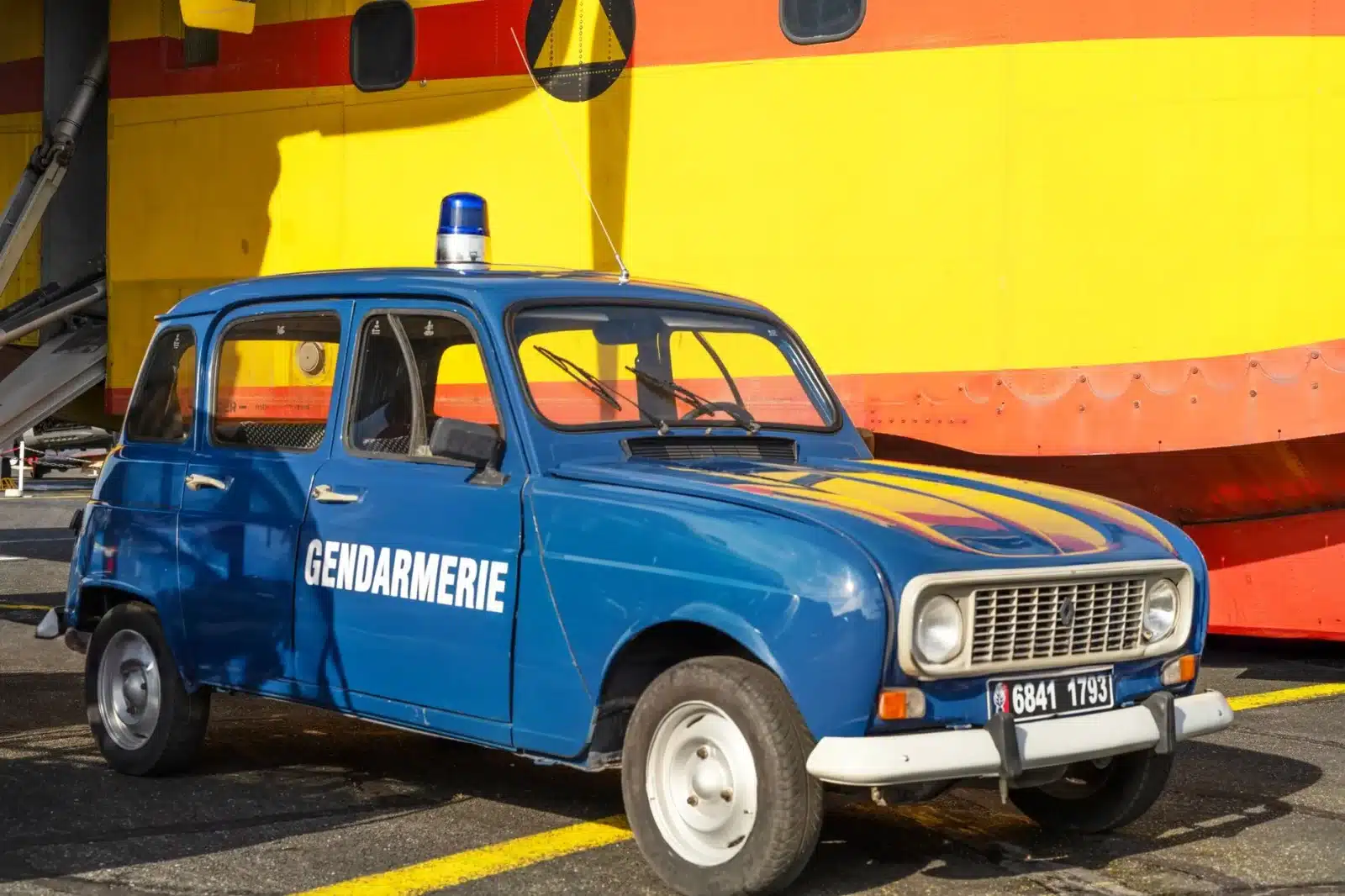 Concept-car Renault 4 électrique présenté lors d'un salon auto 2026