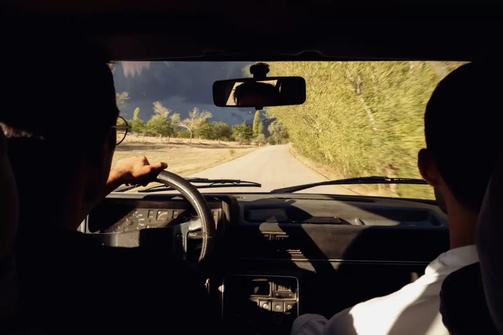 Préparer sa voiture pour un road trip à l'étranger : ce qu'il faut vérifier avant de partir