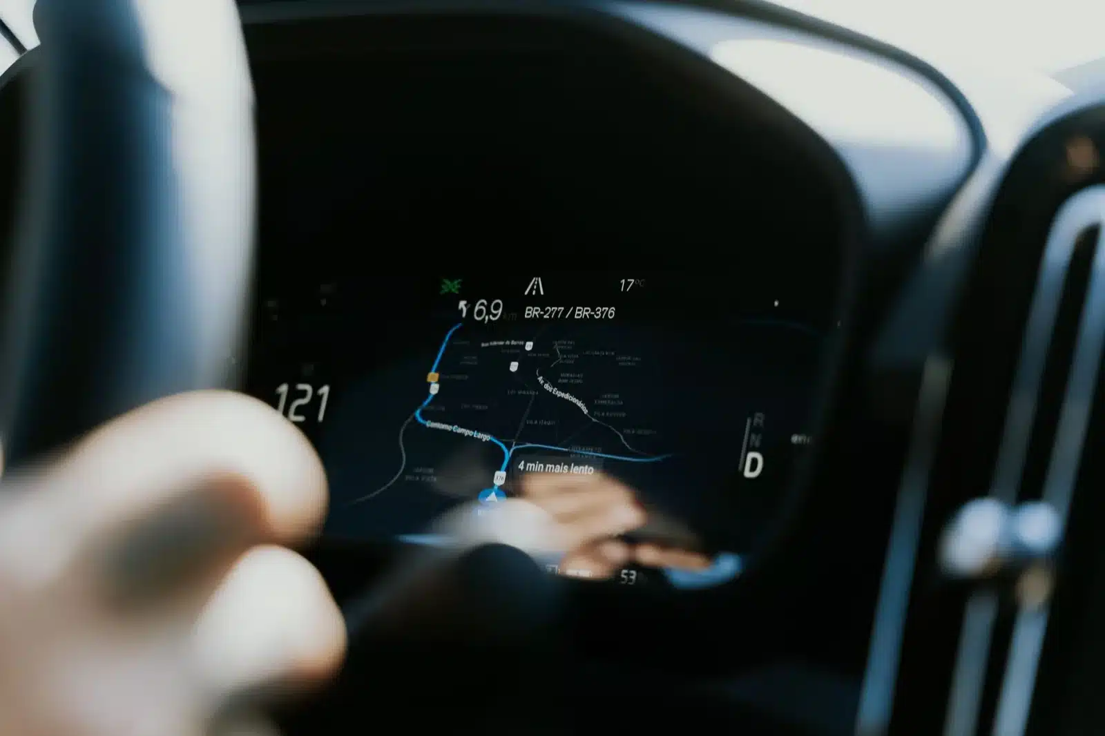 Écran de régulateur de vitesse adaptatif affiché sur le tableau de bord