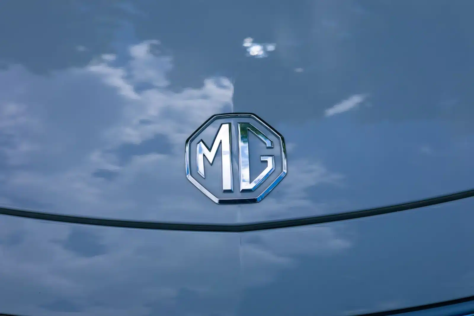 Logos des marques chinoises BYD, MG, Leapmotor et XPeng