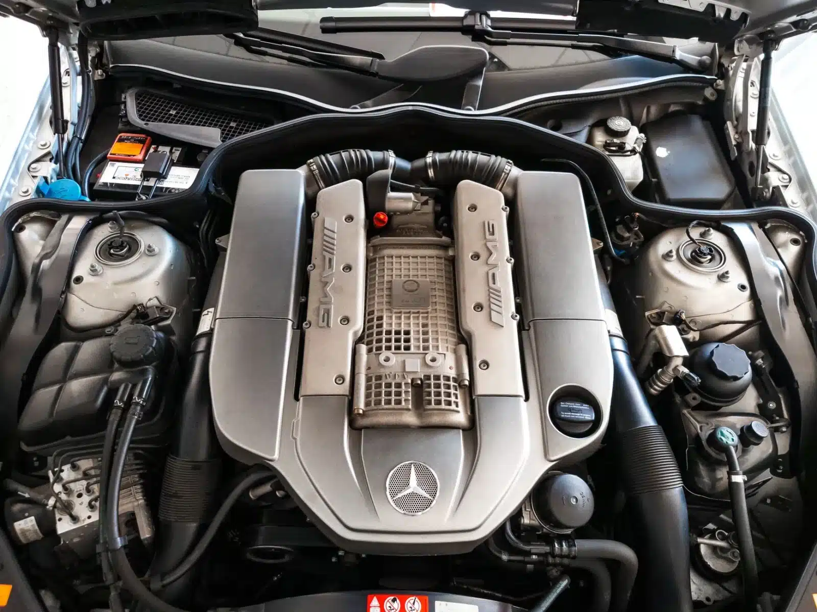Rampe d'injection avec injecteurs diesel neufs sur moteur