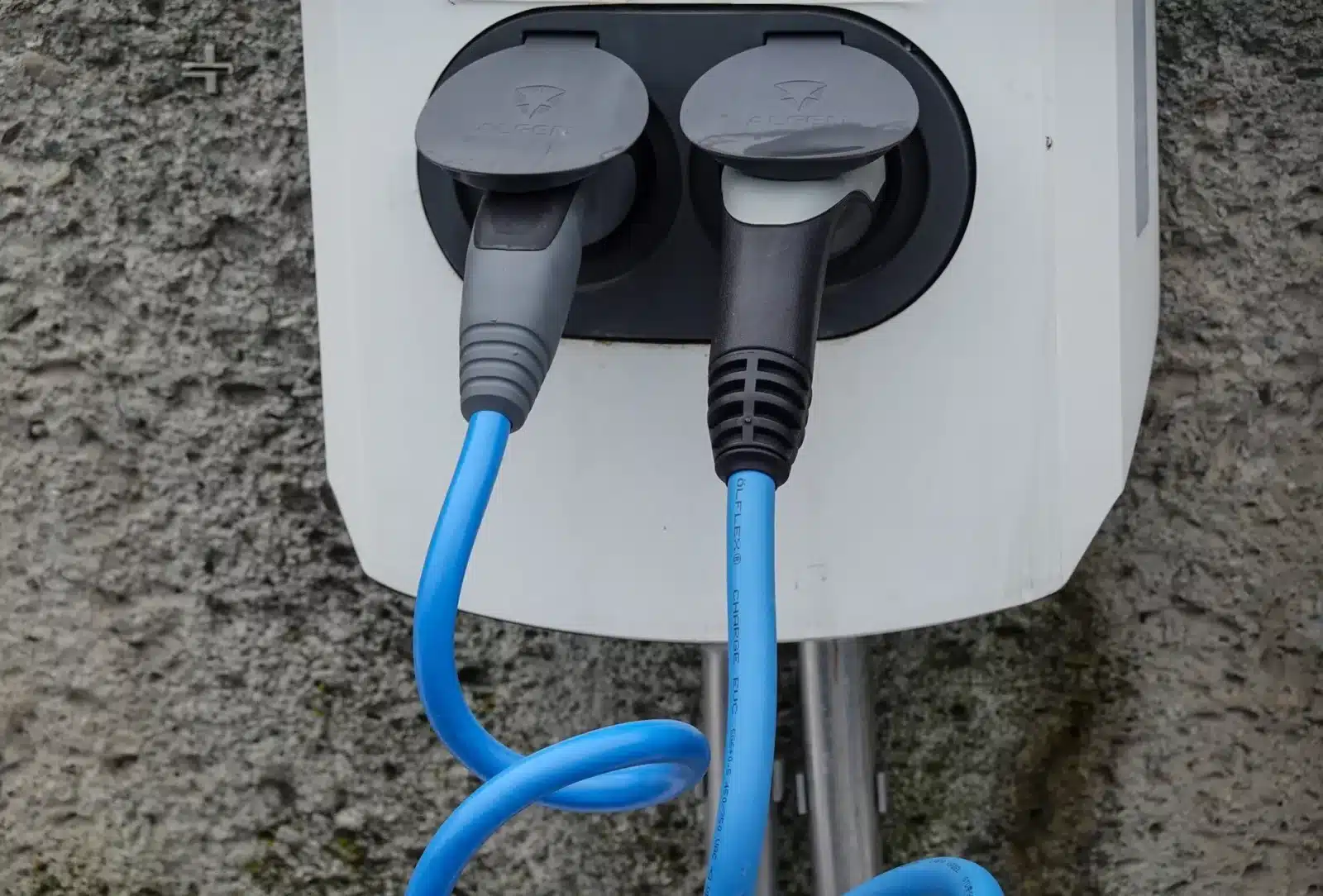 Recharge à domicile pour voiture électrique : quelle solution choisir en 2026 ?