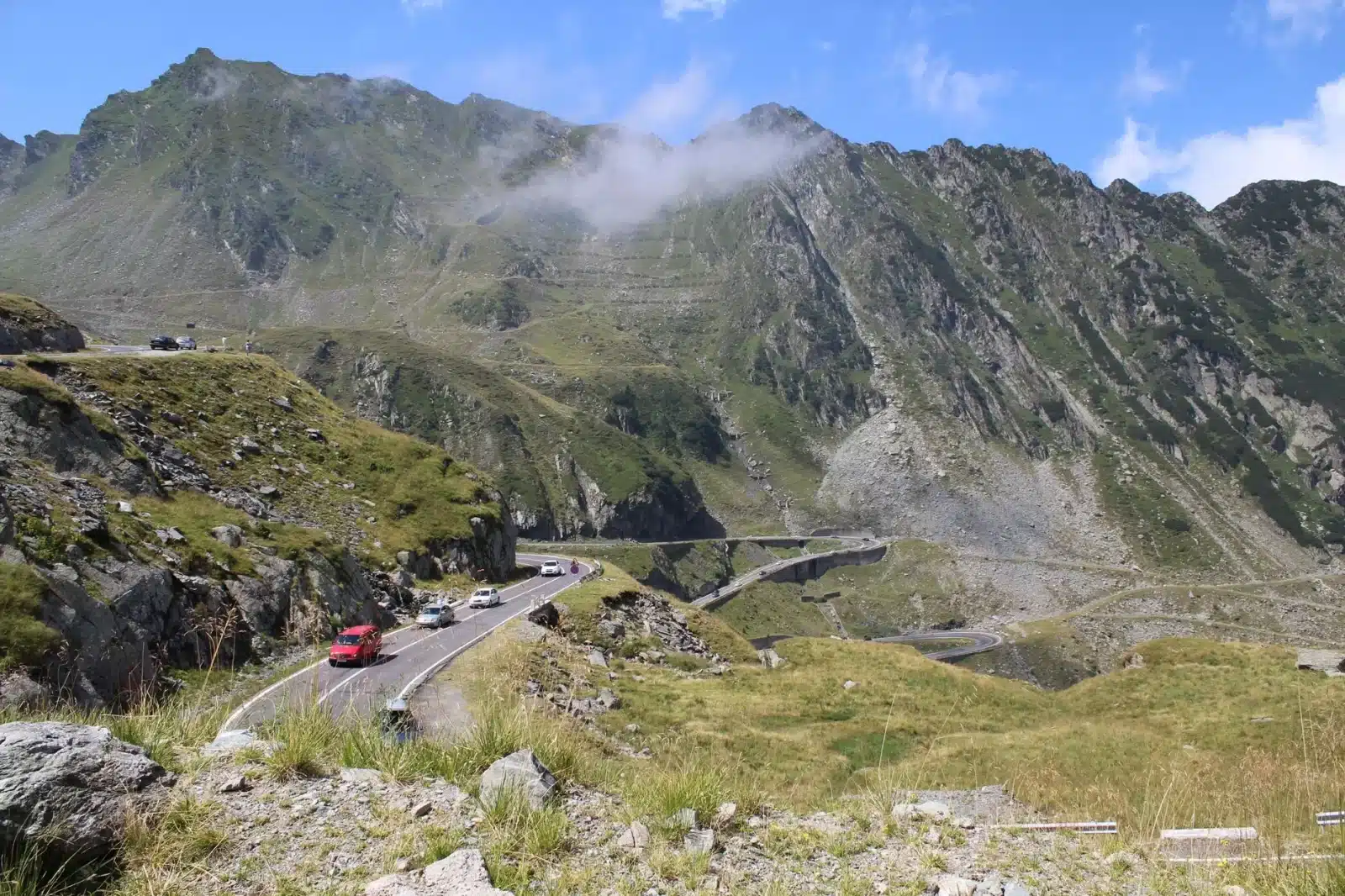 Road trip en Europe en voiture : vignettes, péages et règles par pays