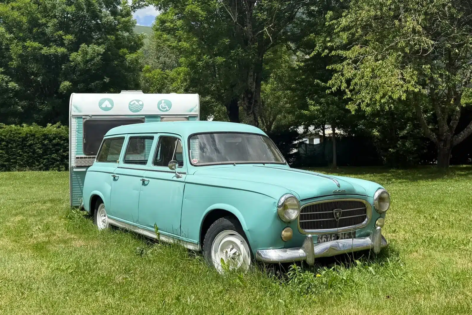 Aires de camping-car gratuites en France : où les trouver et comment les utiliser ?