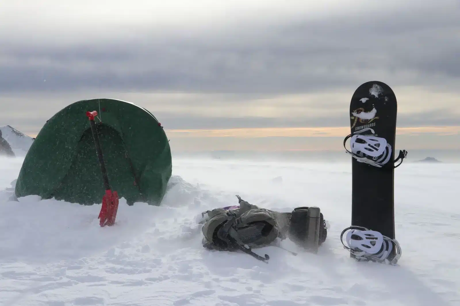 Camping-car en hiver : 10 conseils pour skier sans stress (et sans geler)