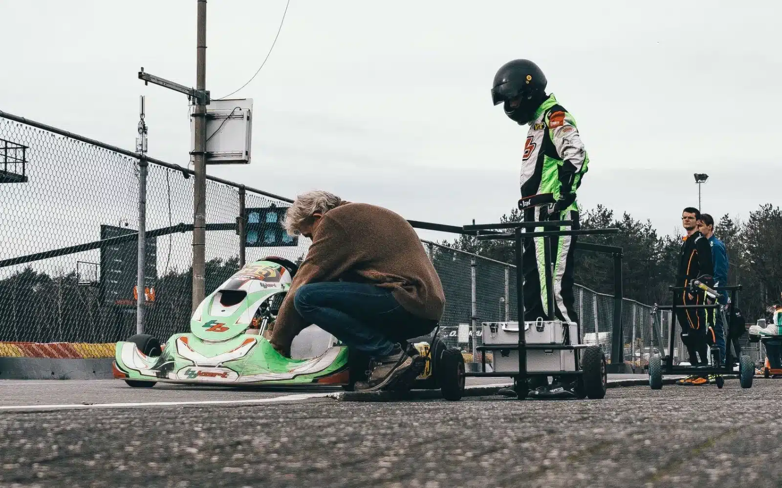 Équipement obligatoire sur circuit : ce que dit la réglementation en 2026