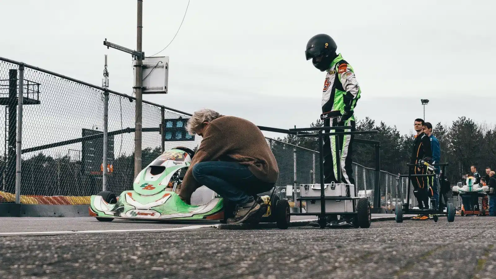 Équipement obligatoire sur circuit : ce que dit la réglementation en 2026