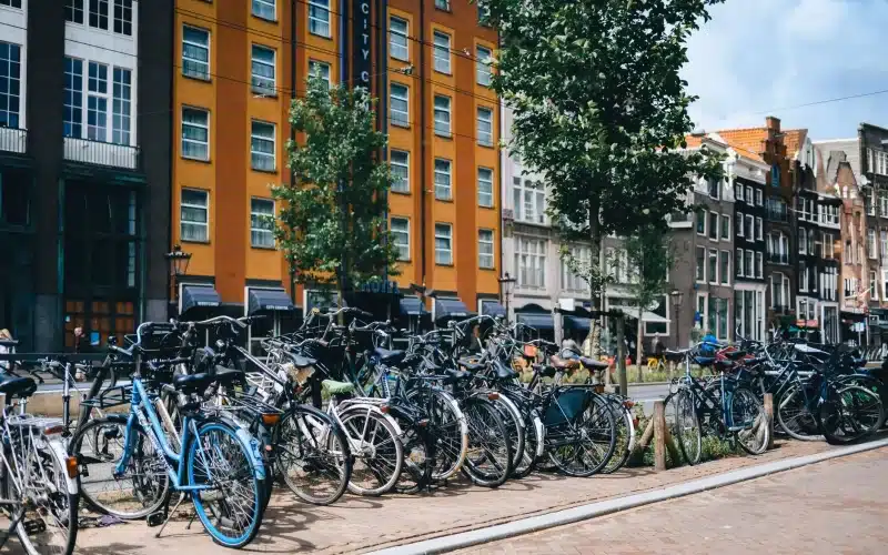Leasing vélo entreprise : prix, avantages fiscaux et comment le mettre en place