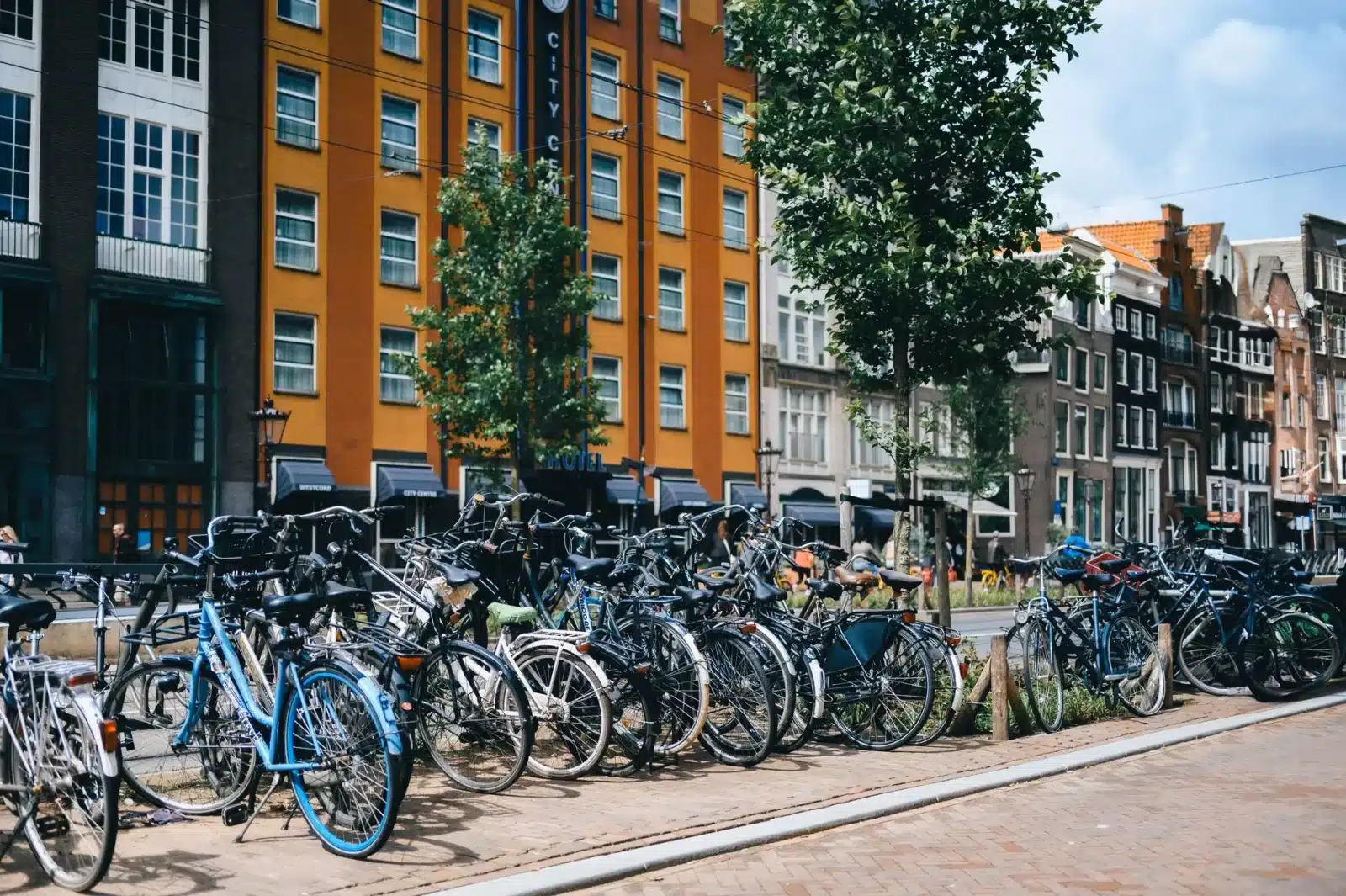 Leasing vélo entreprise : prix, avantages fiscaux et comment le mettre en place