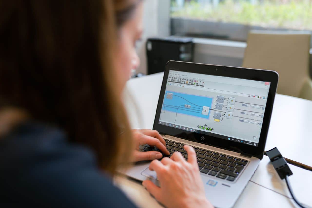 Gestion de flotte logiciel TPE : 5 solutions pour optimiser vos coûts et gagner du temps