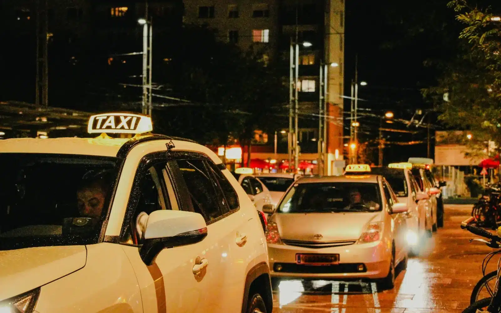 Taxi conventionné CPAM : remboursement, prix et conditions en 2026