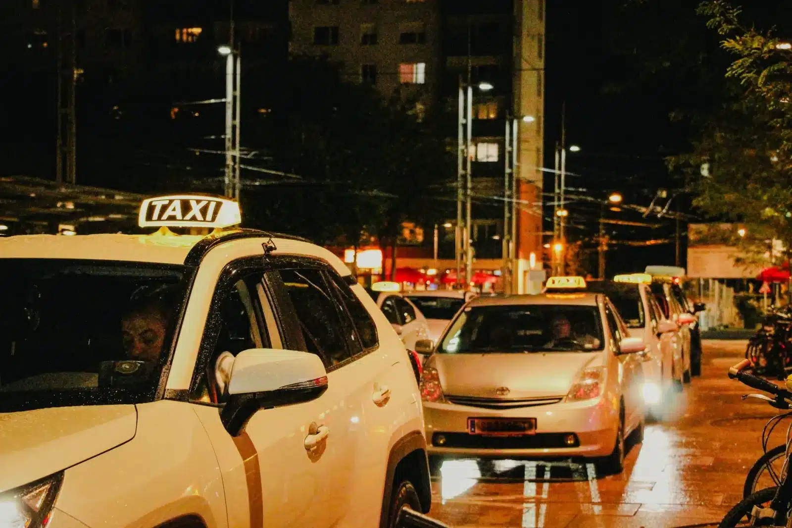 Taxi conventionné CPAM : remboursement, prix et conditions en 2026